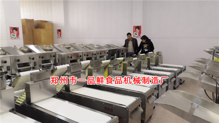 客戶在一品鮮設備展廳 客戶在一品鮮設備展廳