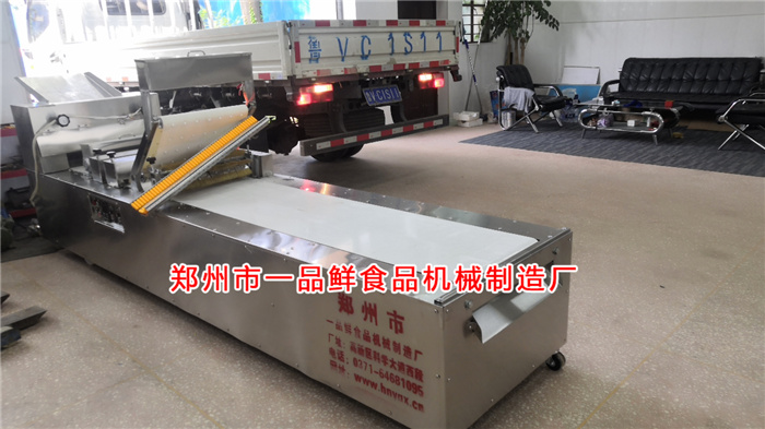 多功能燴面機整裝待發 多功能燴面機整裝待發